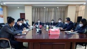  集團公司召開黨委理論學(xué)習中心組學(xué)習（擴大）會議