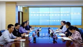  中國人民財產(chǎn)保險有限公司甘肅省分公司黨委書記、總經(jīng)理余素紅一行到訪甘肅物流集團